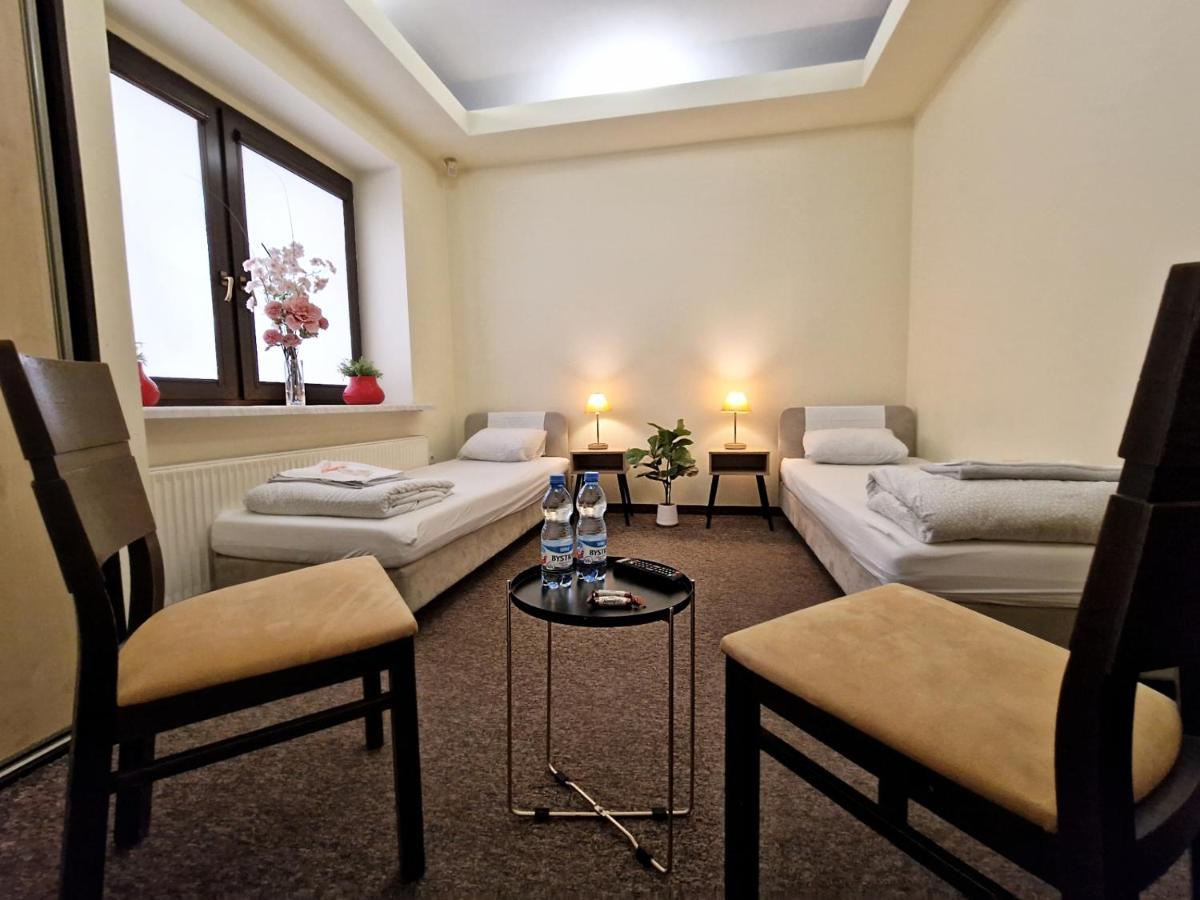 Helvetia Plus B&B - Private Rooms And Apartments Варшава Экстерьер фото