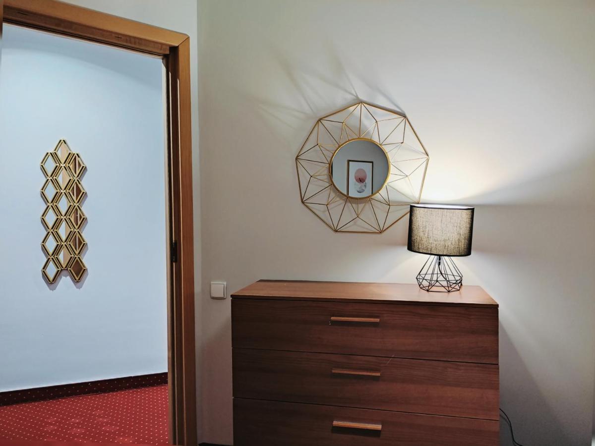 Helvetia Plus B&B - Private Rooms And Apartments Варшава Экстерьер фото